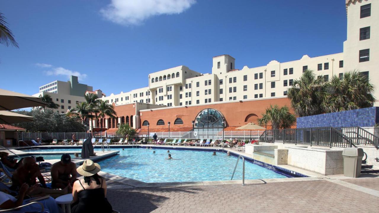 On Hollywood Beach - Affordable Two Bedrooms Sleeps 6 With Two Bathrooms Dania Beach Exterior foto